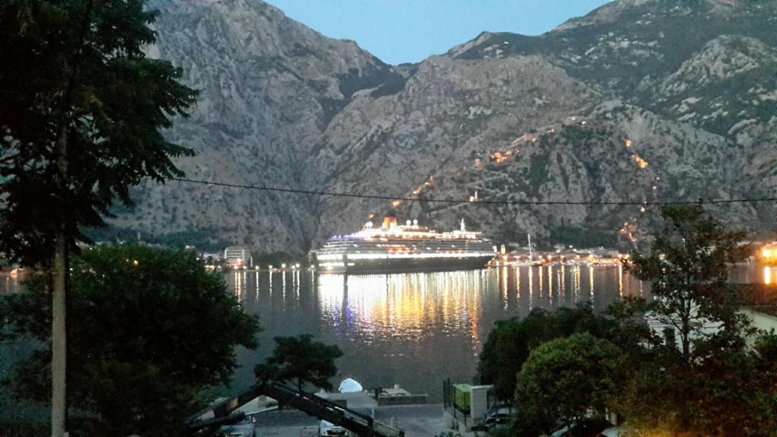 Radiant Apartment Kotor Luaran gambar
